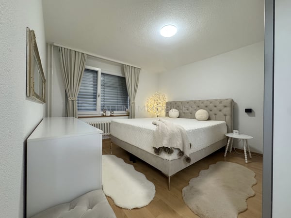 2 immeubles de rendement idéalement situés au coeur du village 4