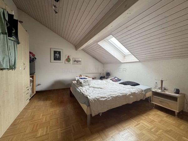 2 immeubles de rendement idéalement situés au coeur du village 6