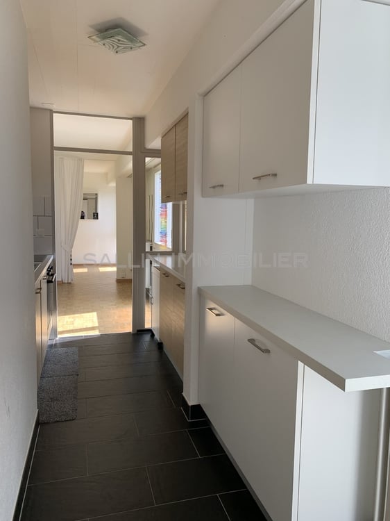 APPARTEMENT RENOVE DE 1½ PIECES AVEC VUE DEGAGEE 4