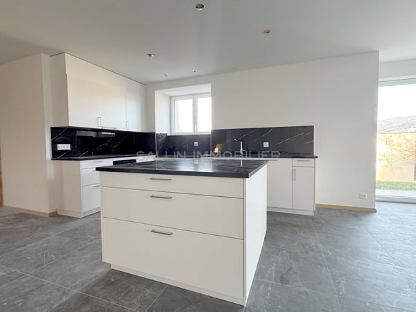 Spacieuse maison individuelle rénovée de 1½ pces au centre du village 3