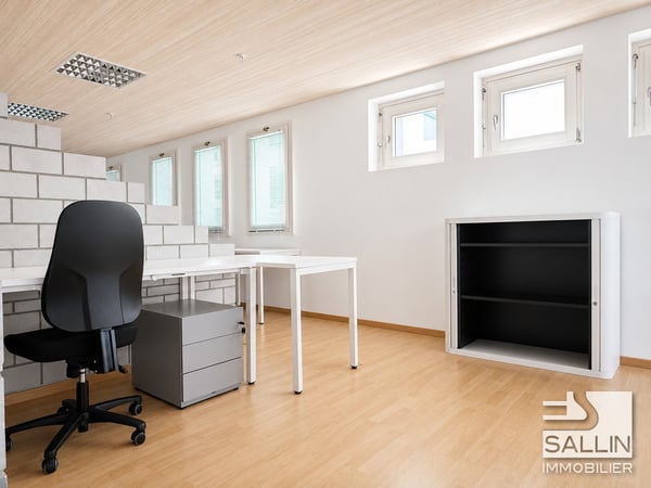 Lumineuse surface administrative open space d'env. 140 m² 5