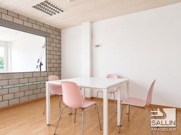 Lumineuse surface administrative open space d'env. 140 m² 4