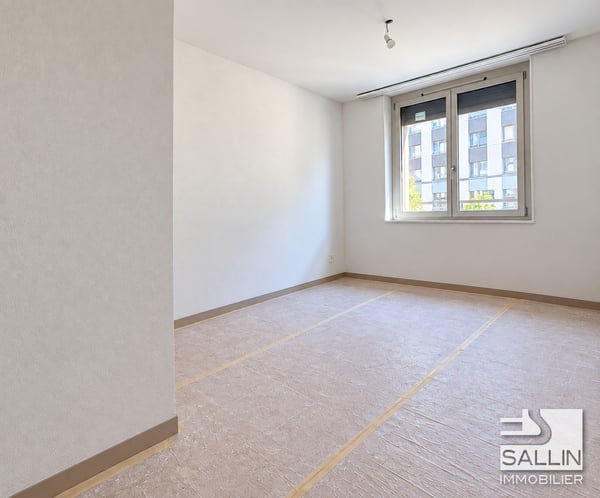 Appartement neuf de 3½ pièces, avec parking, au centre ville 6
