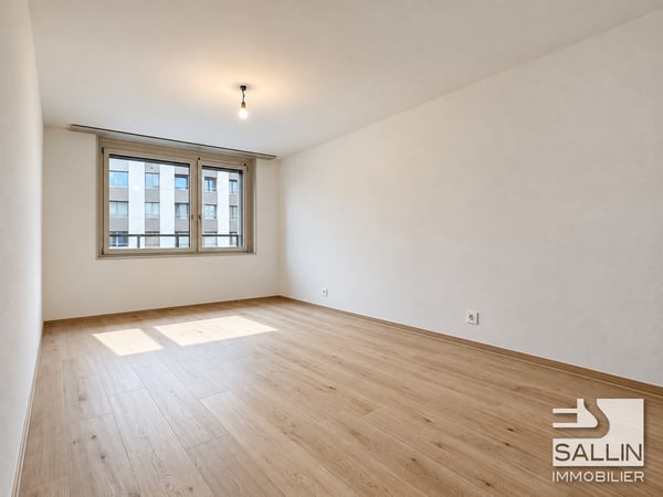 6 appartements neufs de 5½ pièces, avec parking, au centre ville 6