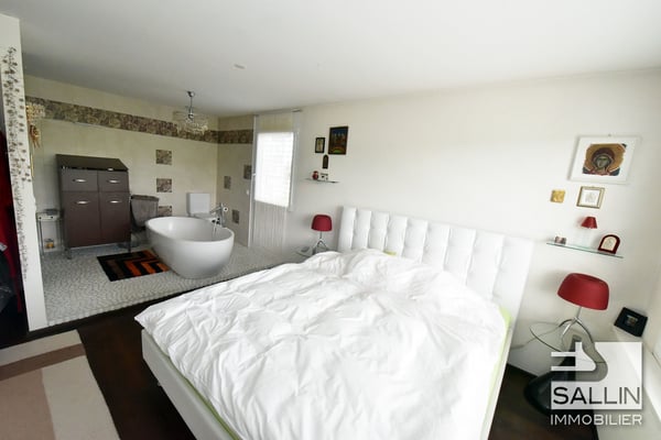 Spacieuse maison de 4½ pièces avec jardin et 2 pl. de parc extérieures 4