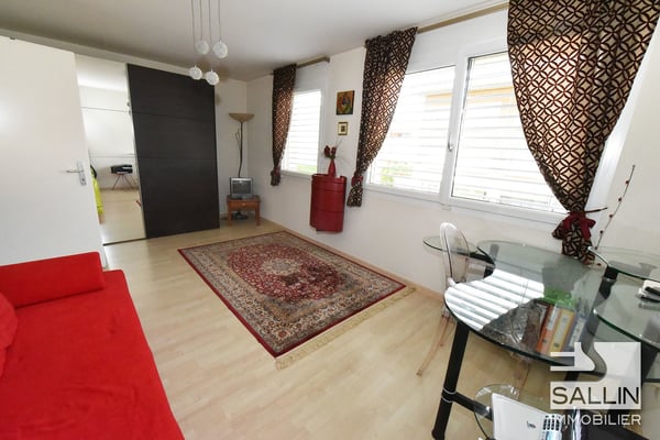 Spacieuse maison de 4½ pièces avec jardin et 2 pl. de parc extérieures 2
