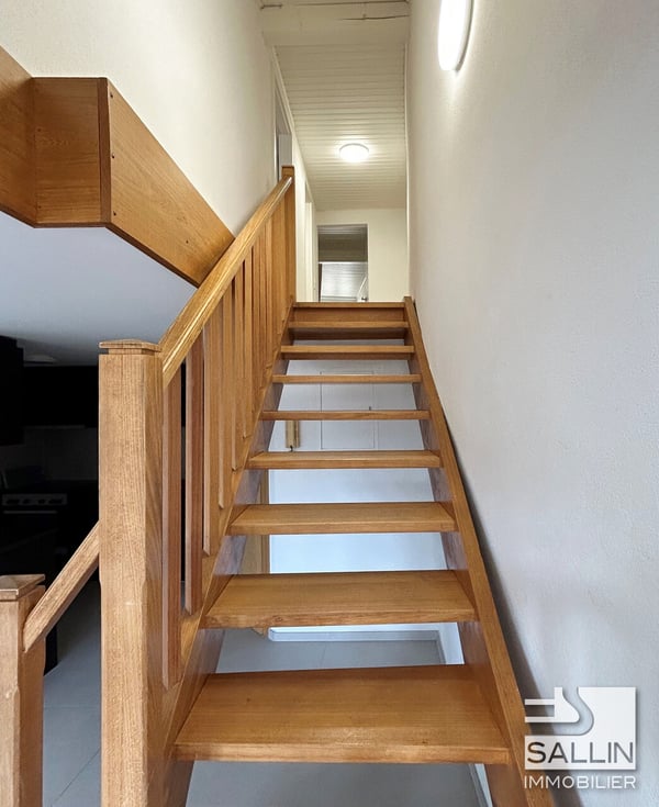 APPARTEMENT DUPLEX RENOVE DE 3½ PIECES A L'ENTREE DE LA BASSE VILLE 7