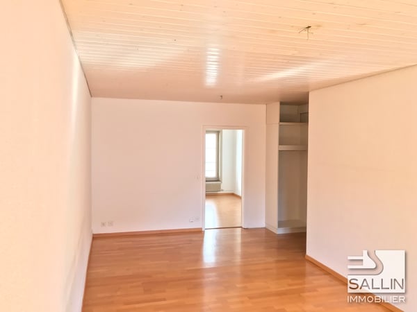 APPARTEMENT DE 2½ PIECES PROCHE DE TOUTES COMMODITES 4