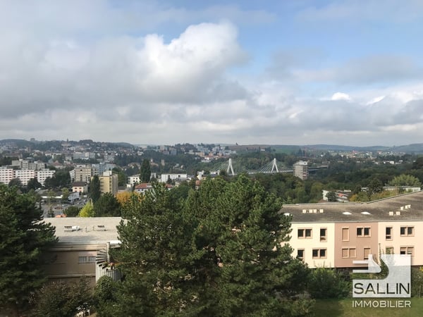 APPARTEMENT DE 3 PIECES DANS UN QUARTIER FAMILIAL 8
