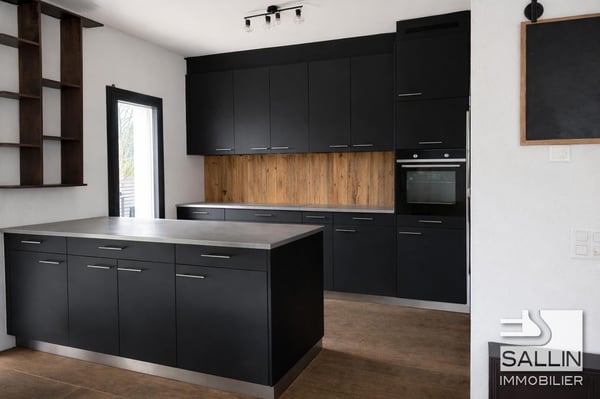 Halle industrielle d'env. 445 m² avec appartement de 5½ pièces 2