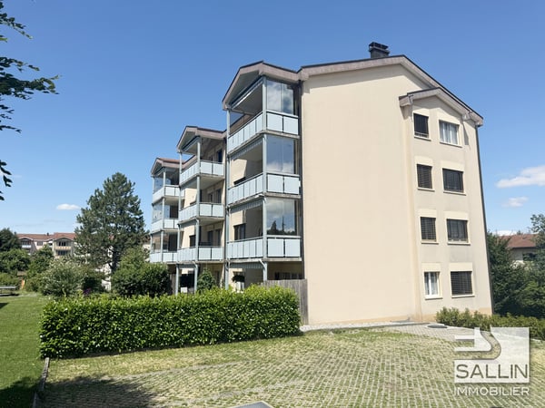 Spacieux appartement de 5 pièces au 3ème étage avec place intérieure 7