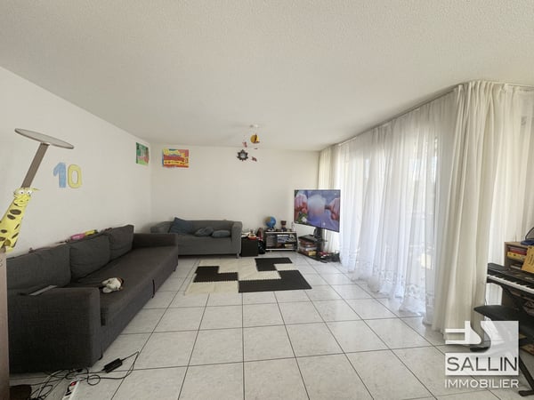 Spacieux appartement de 5 pièces au 3ème étage avec place intérieure 3