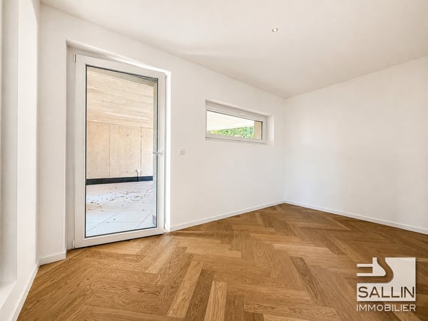 ATTIQUE DE 4½ PIECES AVEC TRES GRANDES TERRASSES 12