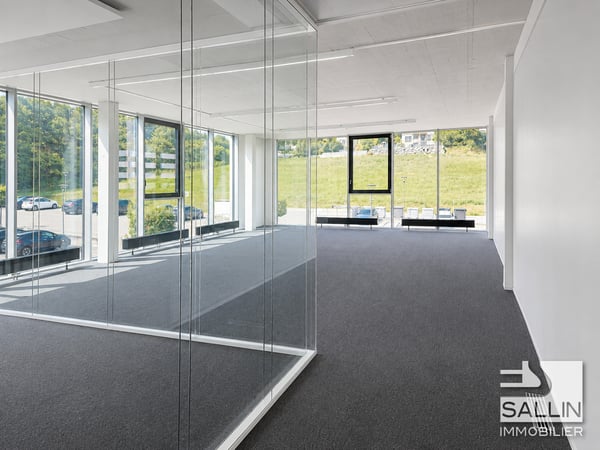 Surfaces admin. récentes de 60 à 360 m² situées au rez & 1er étage 6