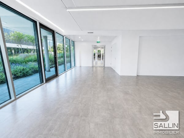 Surfaces admin. récentes de 60 à 360 m² situées au rez & 1er étage 7