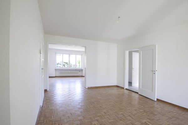 Helle Wohnung mit Balkon auf dem Bruderholz 4