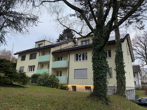 Helle Wohnung mit Balkon auf dem Bruderholz 1