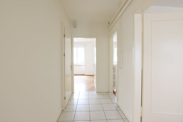 Helle Wohnung mit moderner Küche und ruhigem Balkon 8