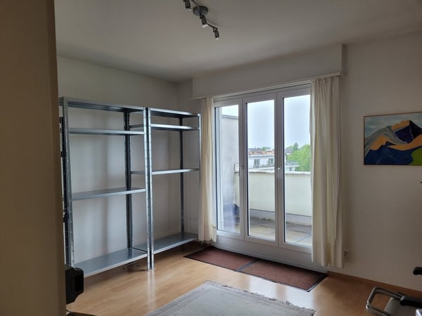 Heller Hobbyraum mit Balkon im 5. OG - keine Wohngelegenheit 2