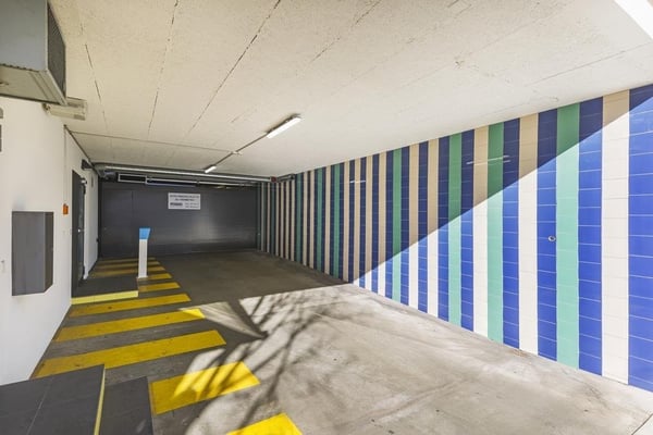 Einstellhallenplatz an zentraler Lage in Binningen 2