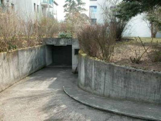 Einstellhallenplatz an zentraler Lage in Muttenz