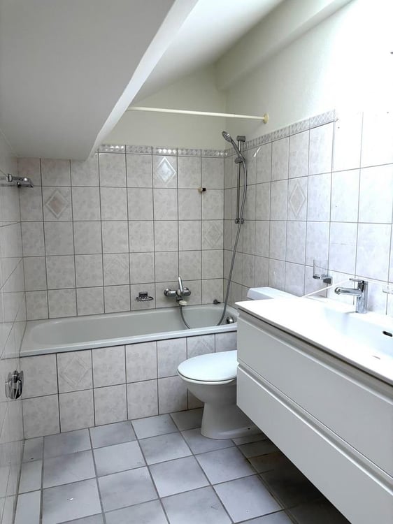 Helle Dachwohnung auf dem Bruderholz - mit ZEV 7