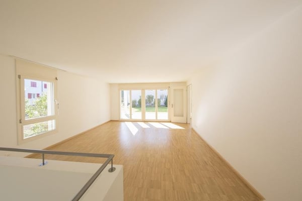 Helle Wohnung mit gedecktem Gartensitzplatz 3