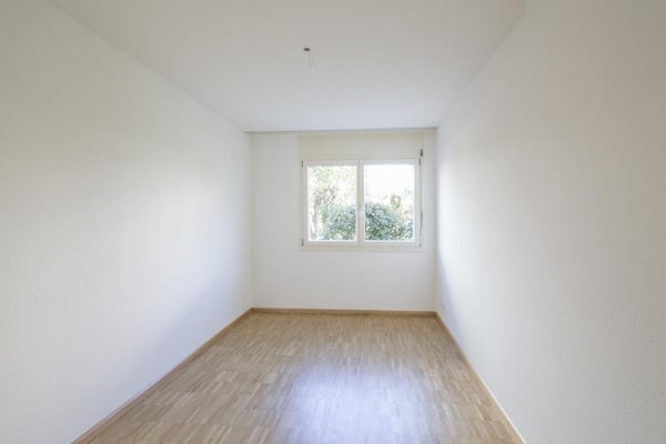 Helle Wohnung mit gedecktem Gartensitzplatz 4