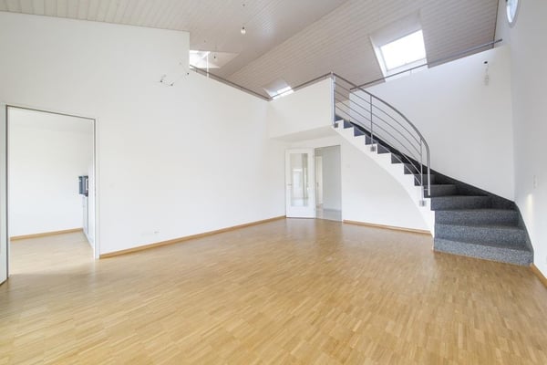 Sonnige Wohnung mit grosser Galerie 3