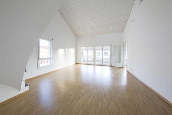 Sonnige Wohnung mit grosser Galerie 2