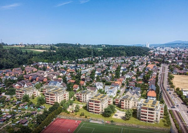 Grosszügige, helle Wohnung mit Sitzplatz und eigener Waschküche