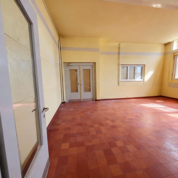 Gewerbe-, Bürofläche am Bahnhof Nieder- Oberurnen 8