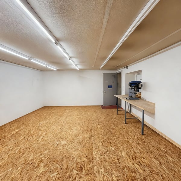 Attraktive Verkauf-, Gastro- oder Bürofläche im Bahnhof Näfels-Mollis. 3