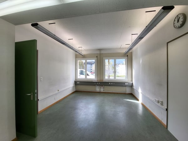 Grosszügige Büroräume direkt am Perron Gleis 1 8