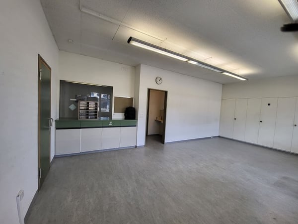 Grosszügige Büroräume direkt am Perron Gleis 1 12