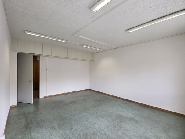 Grosszügige Büroräume direkt am Perron Gleis 1 5