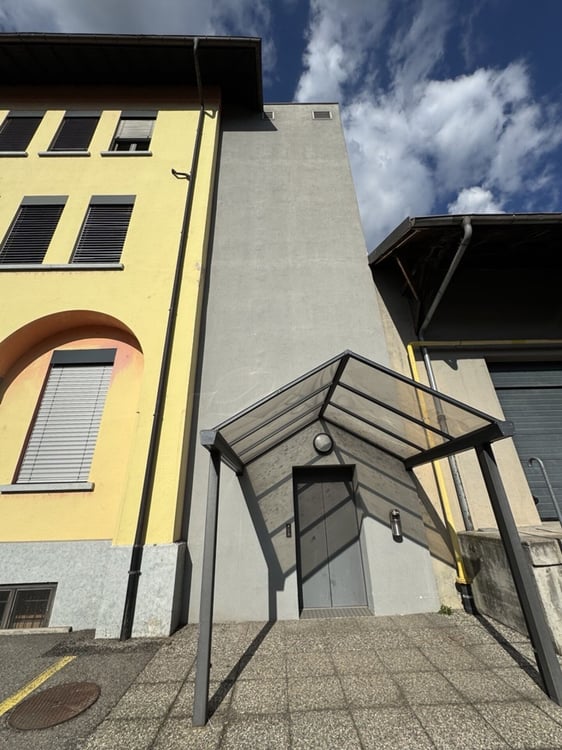 Superfici amministrative in locazione da 300 a 1200m2 presso Chiasso Piccola Velocità 1