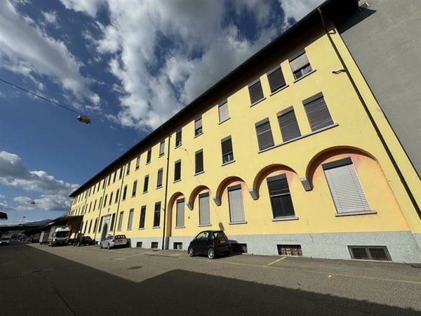 Superfici amministrative in locazione da 300 a 1200m2 presso Chiasso Piccola Velocità 1