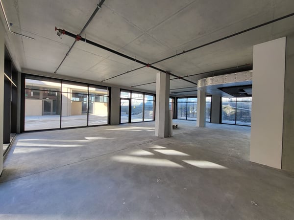 Surface semi‑aménagée d'env. 196 m2 1
