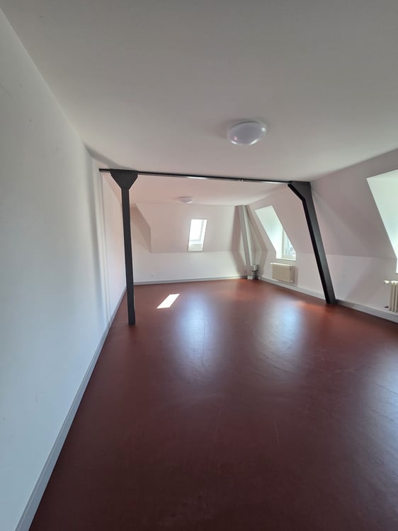 Zentrale, helle Büro- & Gewerbeflächen direkt beim Bahnhof Bülach 2