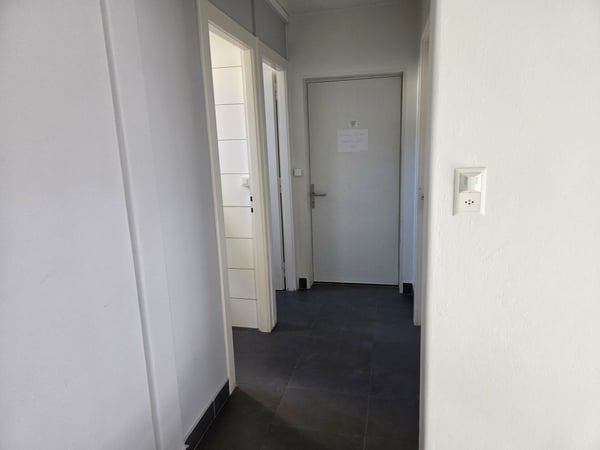 Bel espace de bureau spacieux en gare de Neuchâtel 6