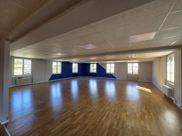 Bel espace de bureau spacieux en gare de Neuchâtel 5