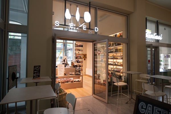 Attrattiva superficie commerciale di 25 m2 in zona centrale 4