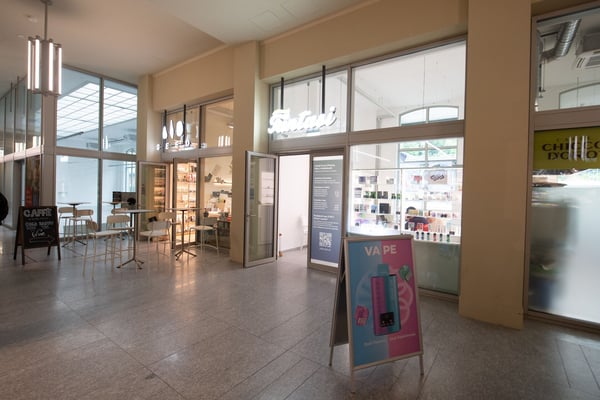 Attrattiva superficie commerciale di 25 m2 in zona centrale 3