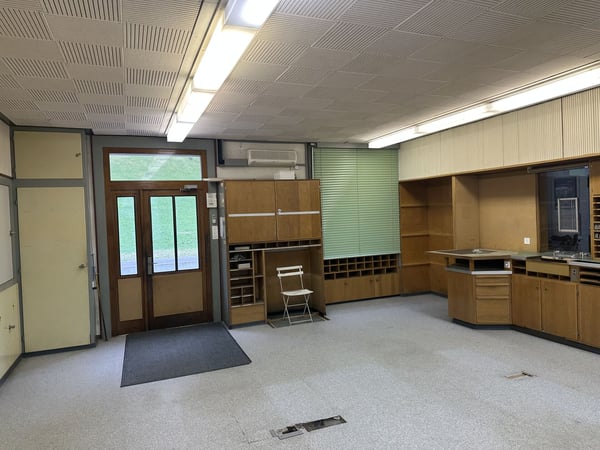 Hobbyraum / Atelier im ehemaligen Stationsbüro am Bahnhof Linthal 4