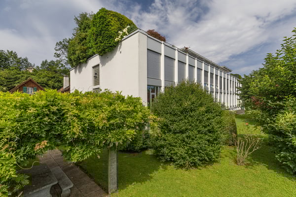 Repräsentative Gewerbefläche am Zürichsee - perfekte Lage für Ihr Business! 2