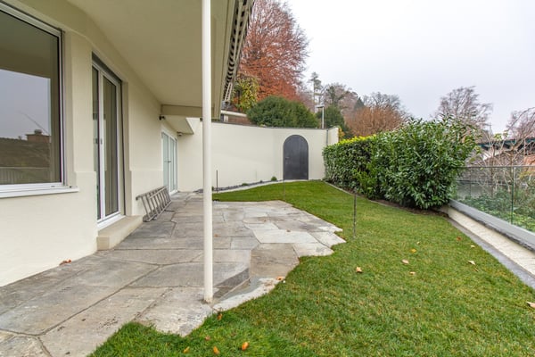 Luxuriöses Einfamilienhaus mit See- und Bergsicht 12