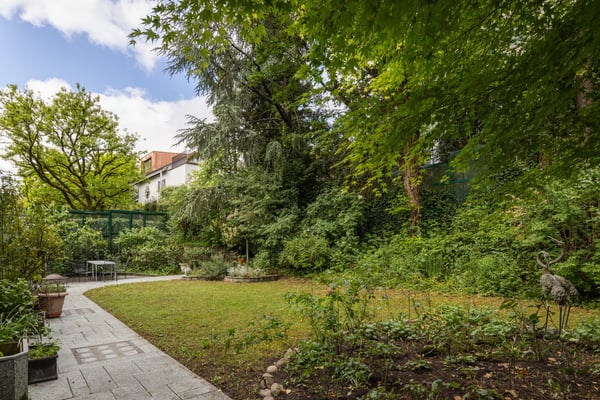 350 m² Privatgarten mitten in Zürich Gartenwohnung mit einzigartigem Charakter 12