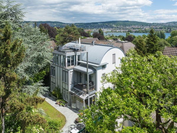 350 m² Privatgarten mitten in Zürich Gartenwohnung mit einzigartigem Charakter 1