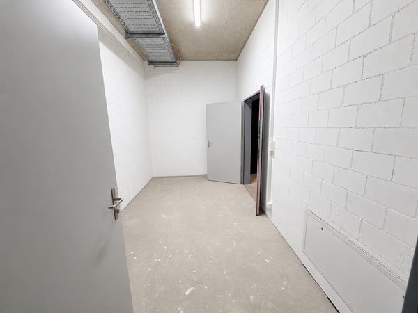 Moderne Ladenfläche beim Bahnhof Dübendorf zu vermieten! 4